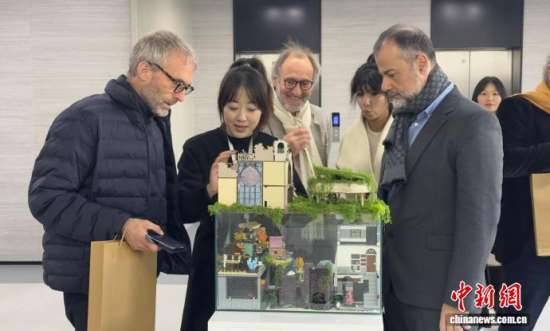 10��23��������(gu��)�����cӰҕ�猣�����L(zh��ng)��������W(xu��)�����c�Ӱ�W(xu��)Ժ(�L(zh��ng)Ӱ�Ӱ�W(xu��)Ժ)�^����W(xu��)����(chu��ng)���Ķ����(d��ng)����(ch��ng)���������� �z