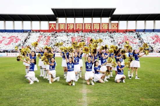 凈月高新區(qū)中小學(xué)生在運(yùn)動(dòng)會(huì)上的精彩表演 凈月高新區(qū)中小學(xué)生在運(yùn)動(dòng)會(huì)上的精彩表演