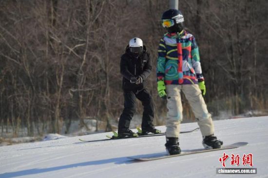 ��ѩ�ۺ������ڼ����е�ѩ����ѩ��(�Y�ψD)���� �z